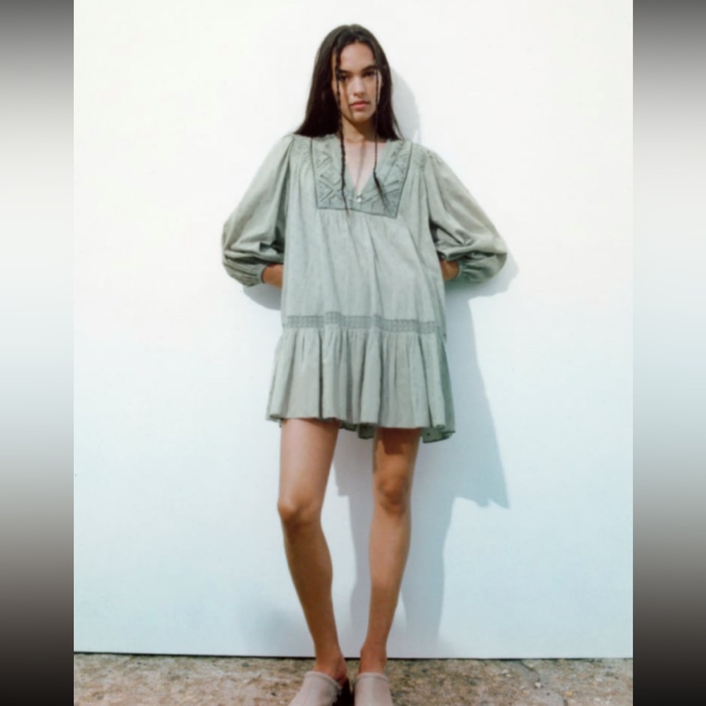 ZARA EMBROIDERED DRESS GREEN SIZE SMALL